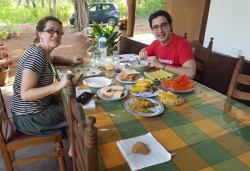 Пансион Sath Rest