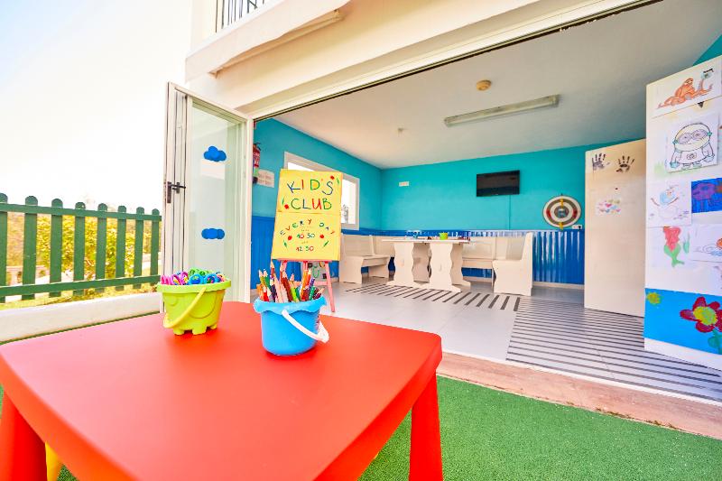 Aparthotel Holiday Center