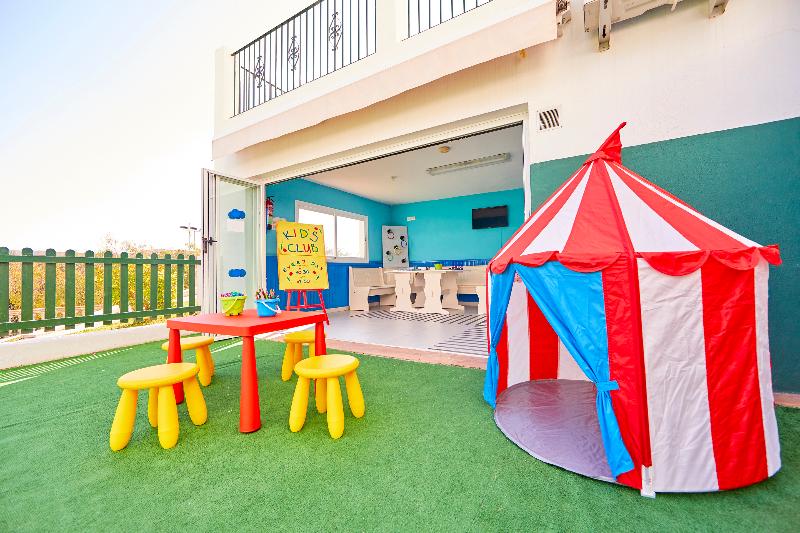 Aparthotel Holiday Center