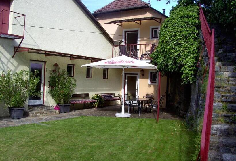 צימר Frühstückspension Leopold Janu