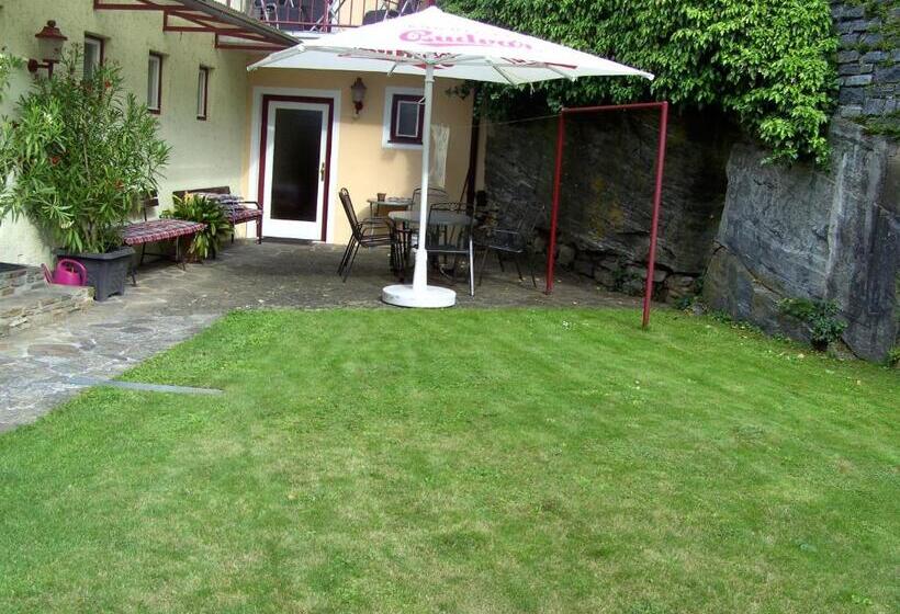 צימר Frühstückspension Leopold Janu