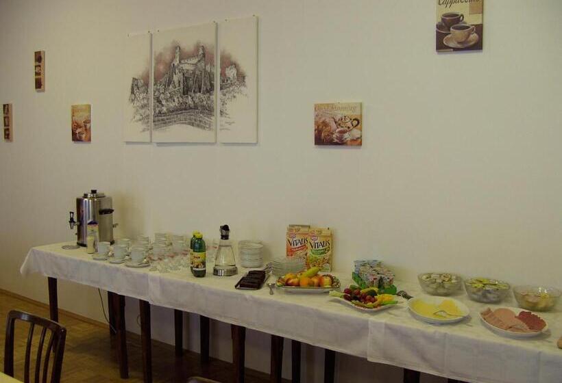 צימר Frühstückspension Leopold Janu