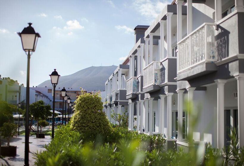 Coral Compostela Beach Golf