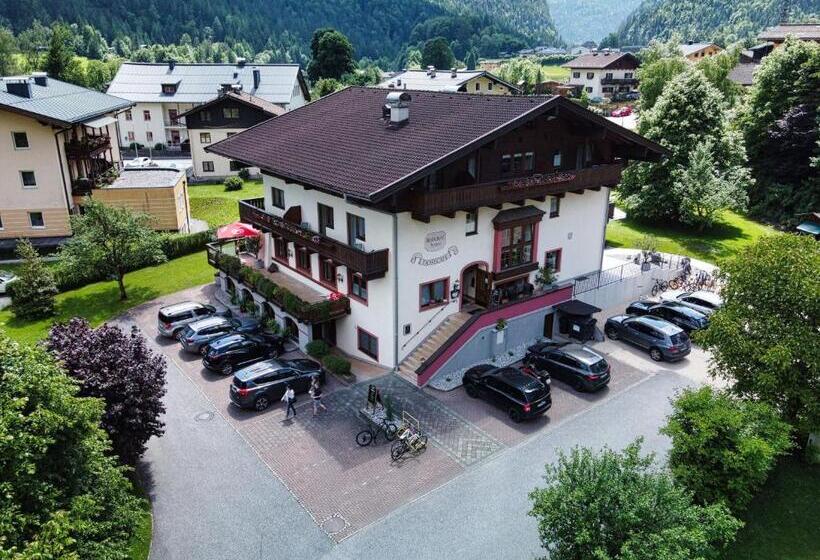 Dorfcafe Unken Hotelpension Swirtshaus Im Dorf