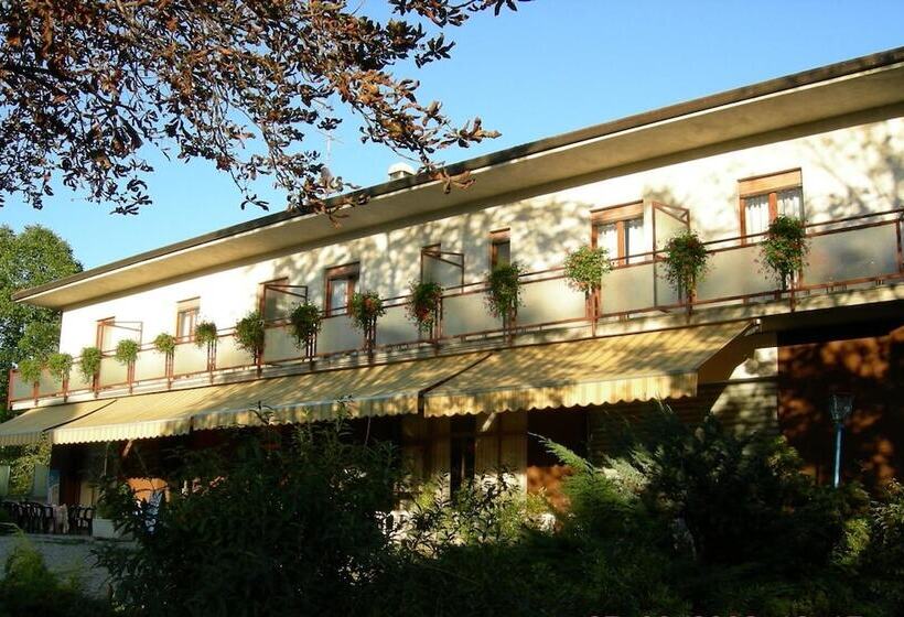 בית מלון כפרי Albergo La Genzianella