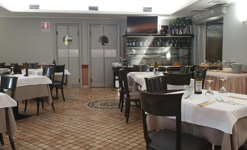 هتل Albergo Ristorante Delfino