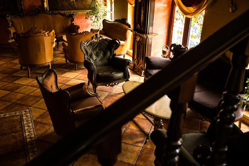 Отель Ambassador