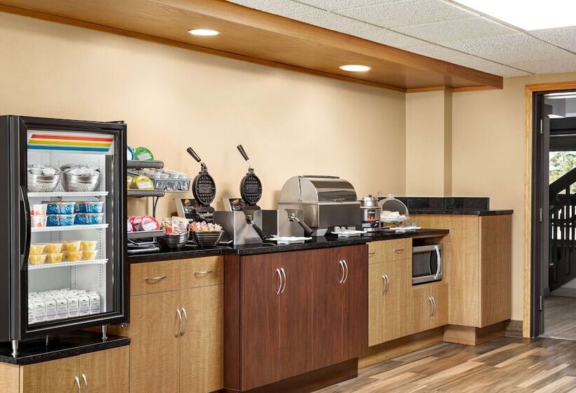 ホテル Americinn By Wyndham Baudette