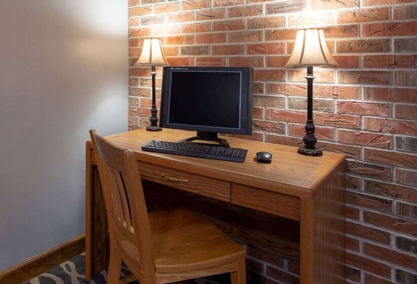 酒店 Americinn By Wyndham Coralville