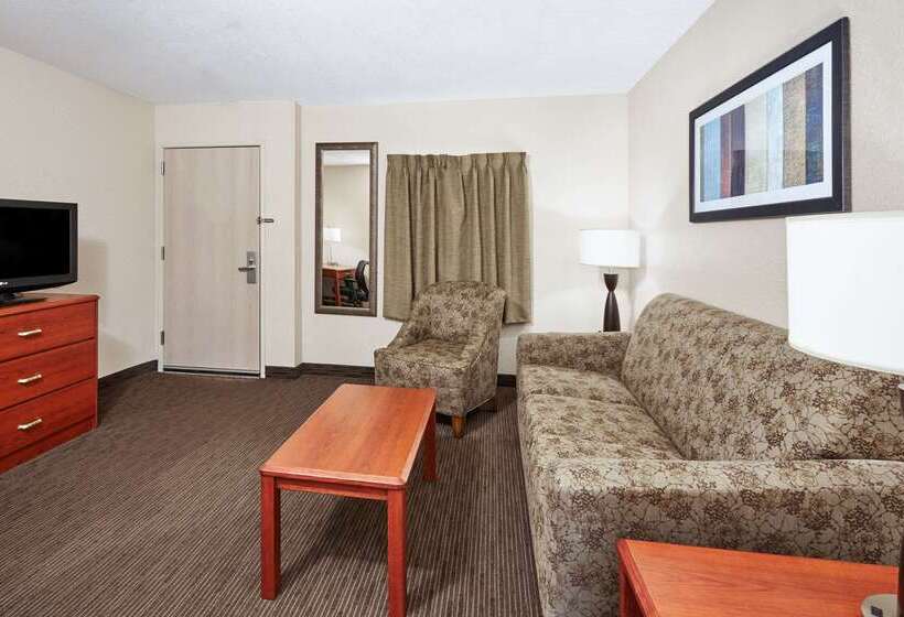 בית מלון כפרי Americinn By Wyndham Douglas/saugatuck