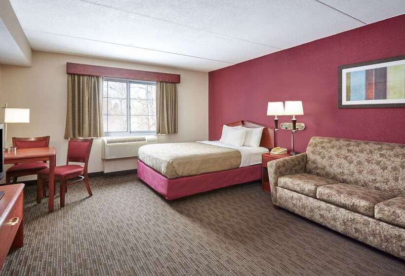 בית מלון כפרי Americinn By Wyndham Douglas/saugatuck