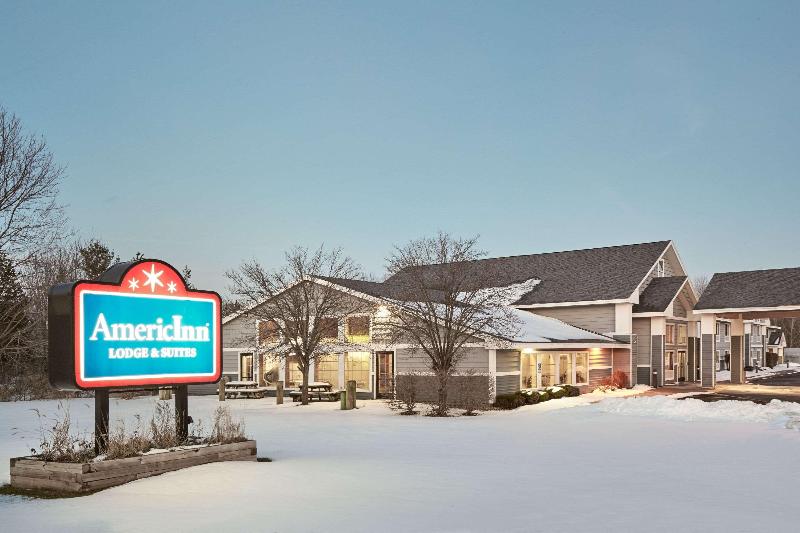 בית מלון כפרי Americinn By Wyndham Douglas/saugatuck