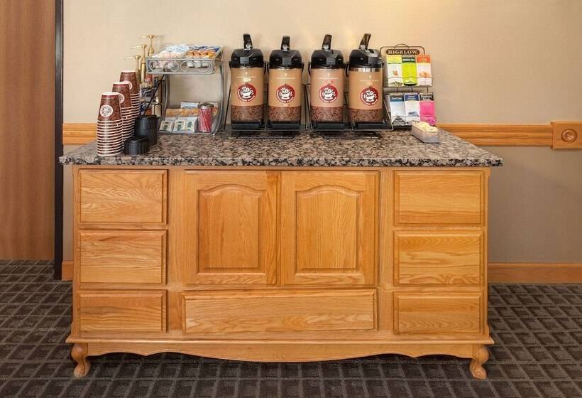 בית מלון כפרי Americinn By Wyndham Grundy Center