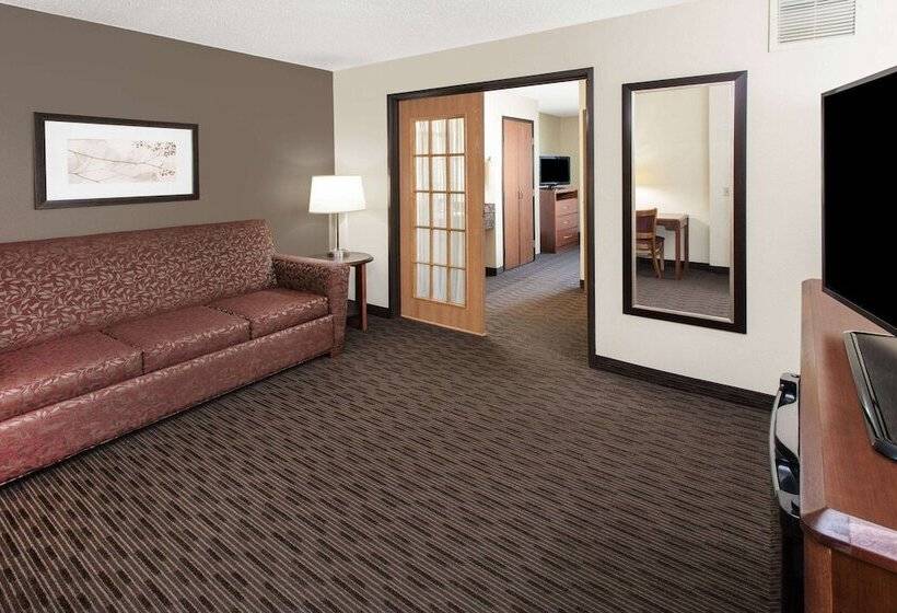 בית מלון כפרי Americinn By Wyndham Grundy Center