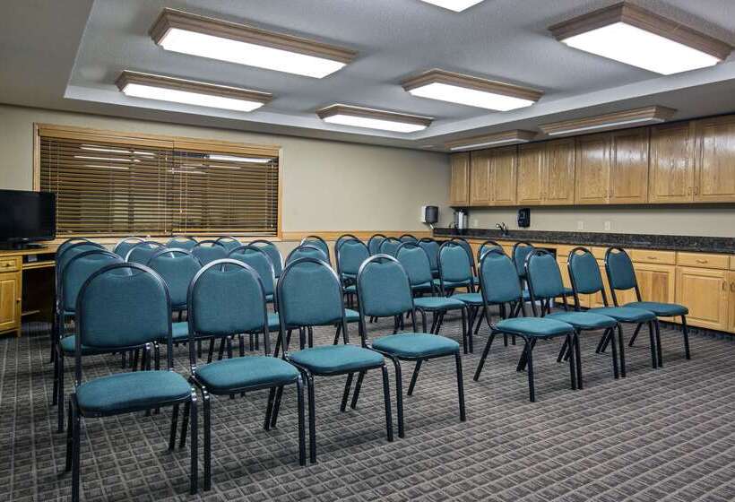 호텔 Americinn By Wyndham Iowa Falls