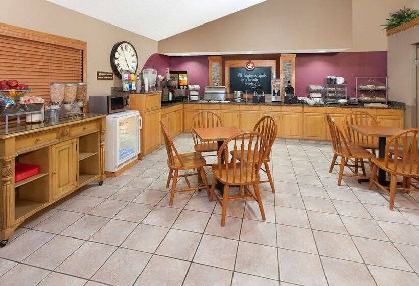 호텔 Americinn By Wyndham Iowa Falls