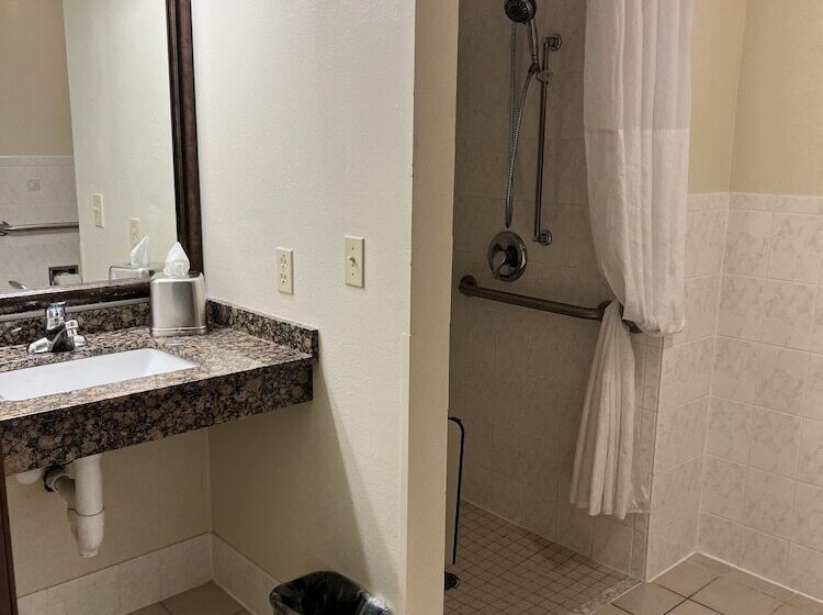 호텔 Americinn By Wyndham Iowa Falls