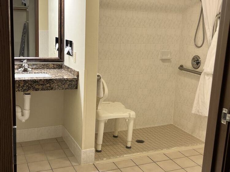 호텔 Americinn By Wyndham Iowa Falls