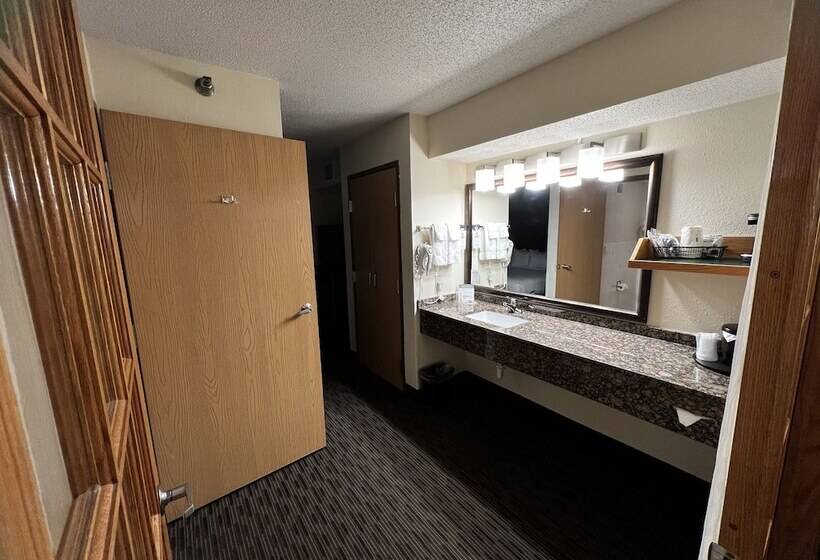 호텔 Americinn By Wyndham Iowa Falls