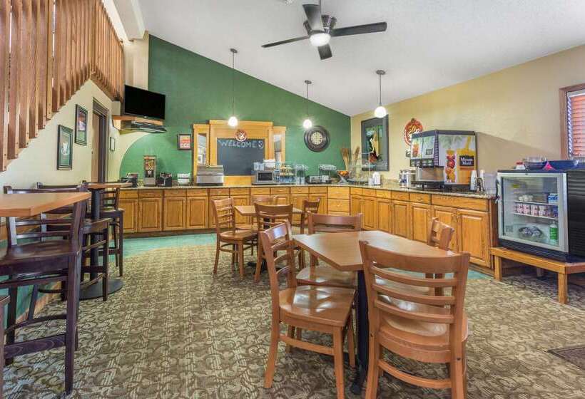هتل Americinn By Wyndham Menominee