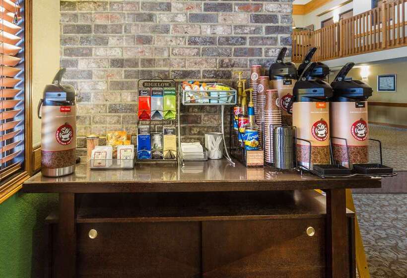 فندق Americinn By Wyndham Menominee