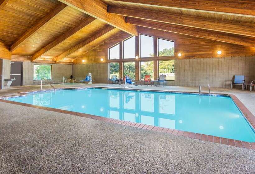 فندق Americinn By Wyndham Menominee