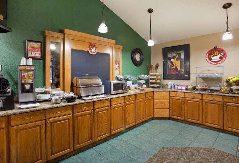 فندق Americinn By Wyndham Menominee