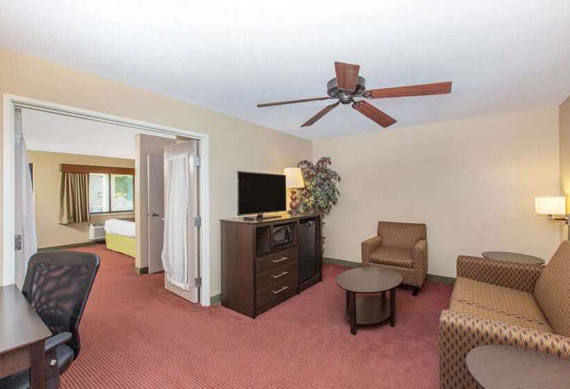 호텔 Americinn By Wyndham Okoboji