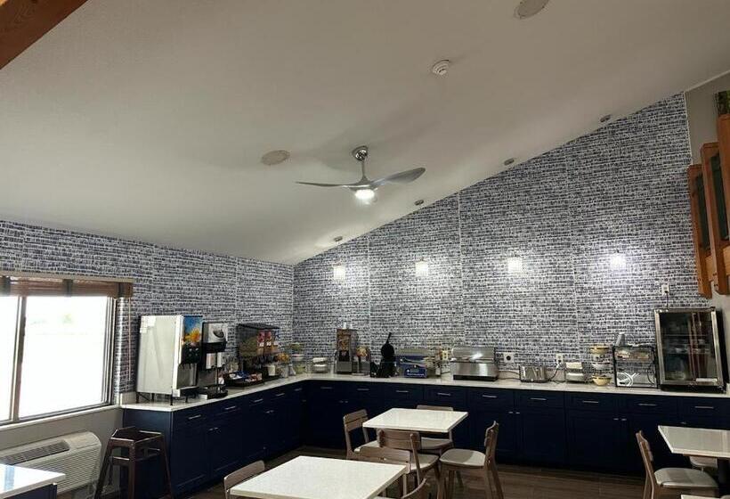 호텔 Americinn By Wyndham Stuart