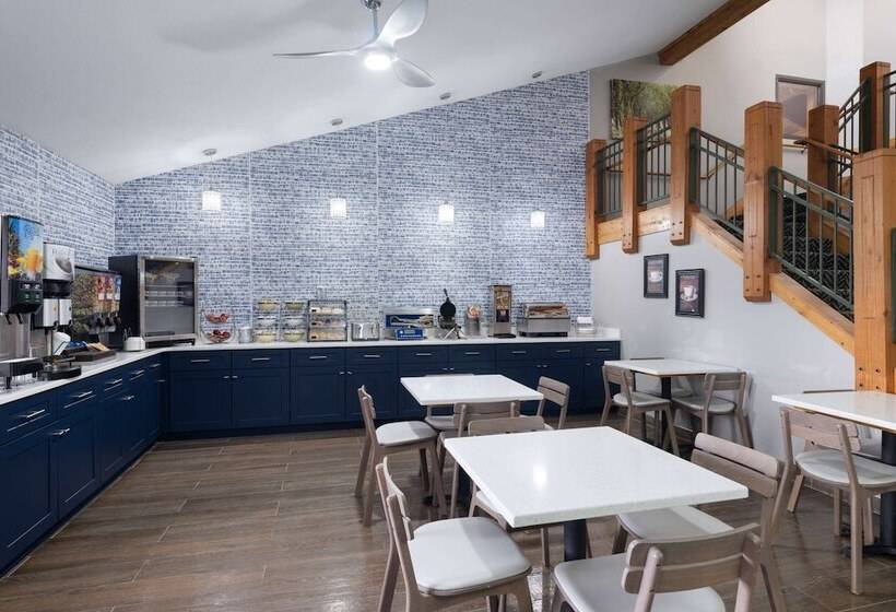 호텔 Americinn By Wyndham Stuart