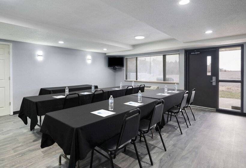 호텔 Americinn By Wyndham Stuart