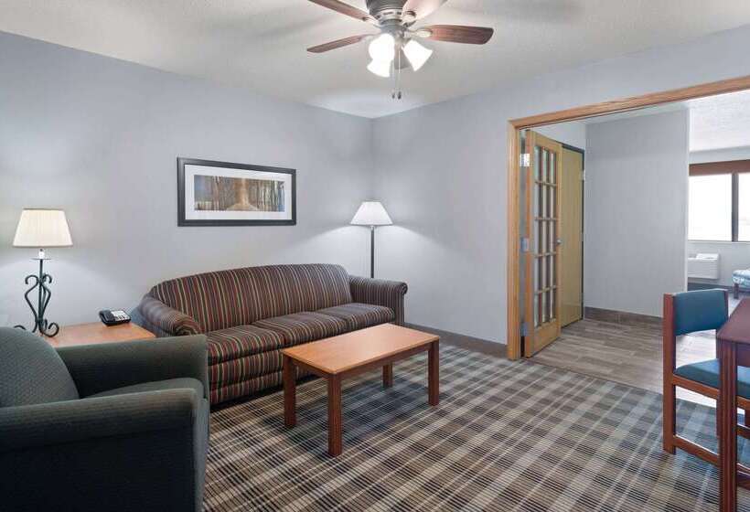 호텔 Americinn By Wyndham Stuart