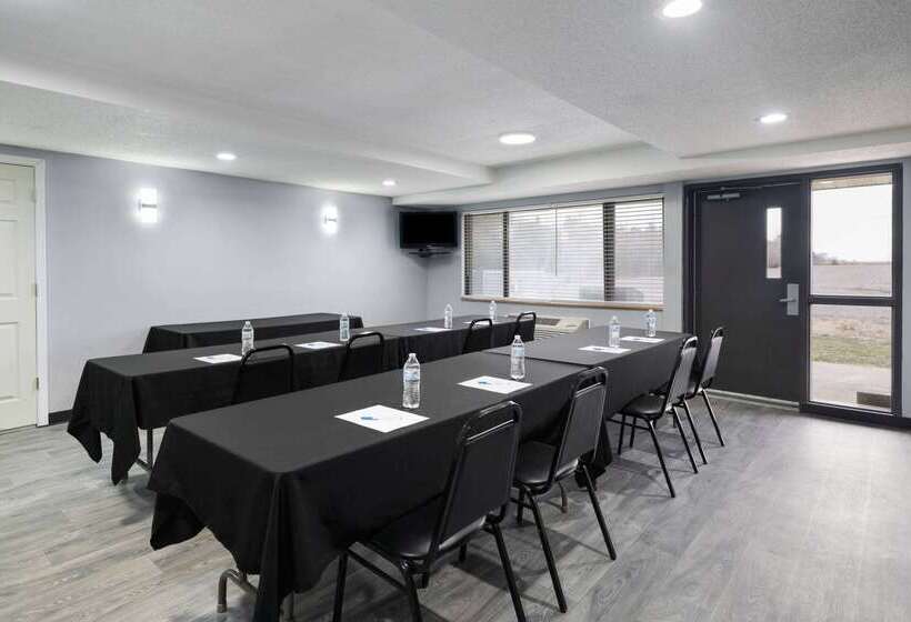 호텔 Americinn By Wyndham Stuart