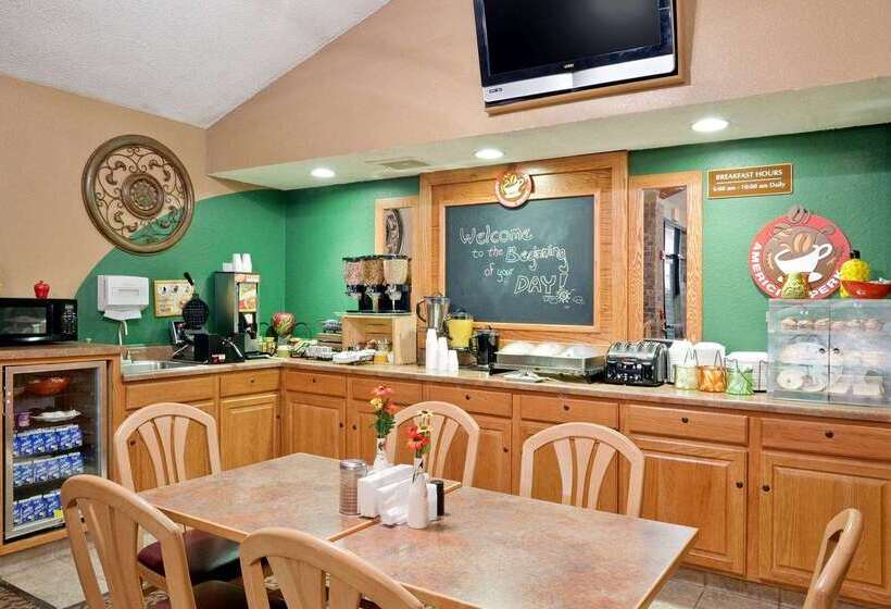 فندق Americinn By Wyndham West Burlington