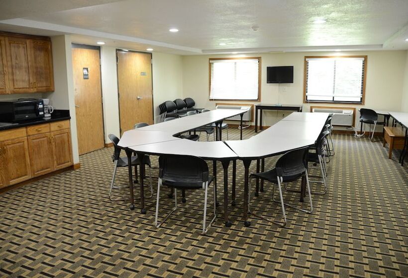 فندق Americinn By Wyndham West Burlington