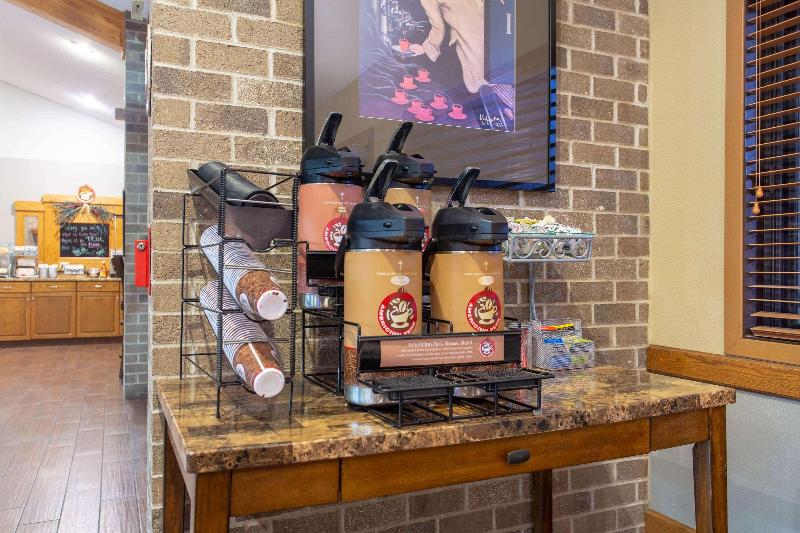 فندق Americinn By Wyndham West Salem