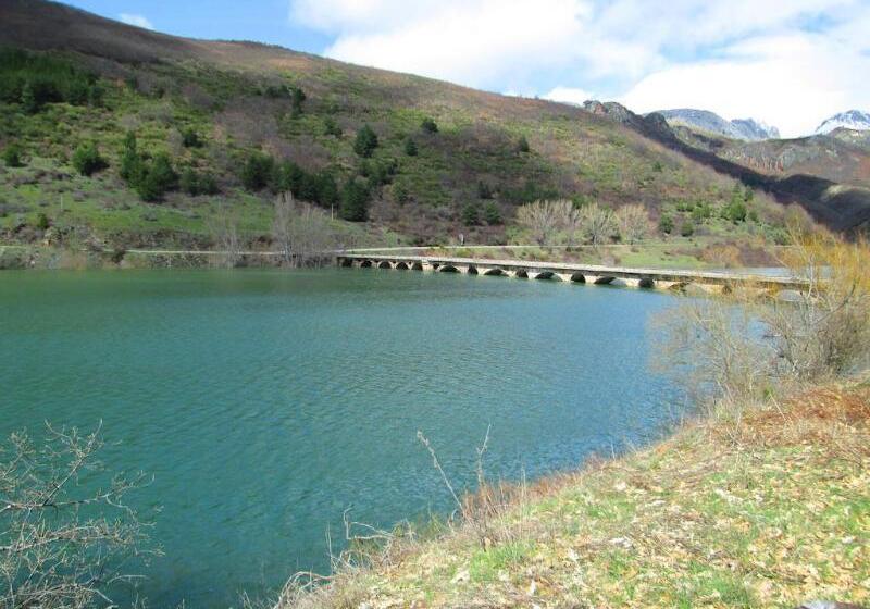 ホテル Balneario Caldas De Luna