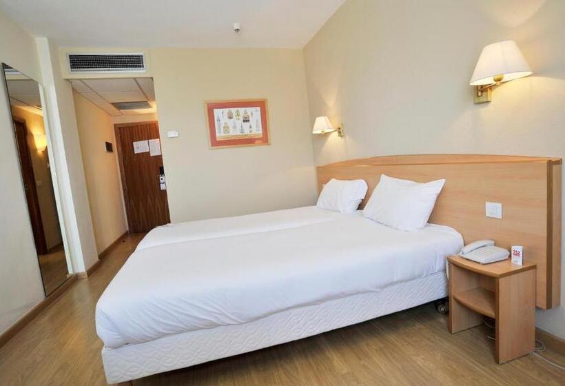 호텔 Travelodge Murcia