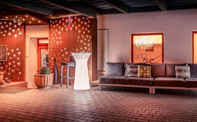 Отель Capital With Private Wellness