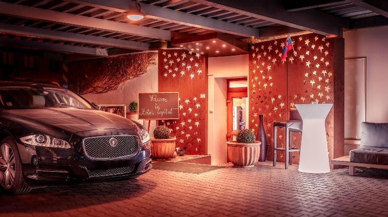 Отель Capital With Private Wellness