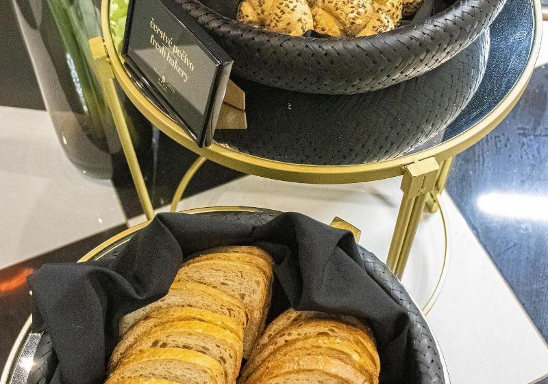 Отель Capital With Private Wellness