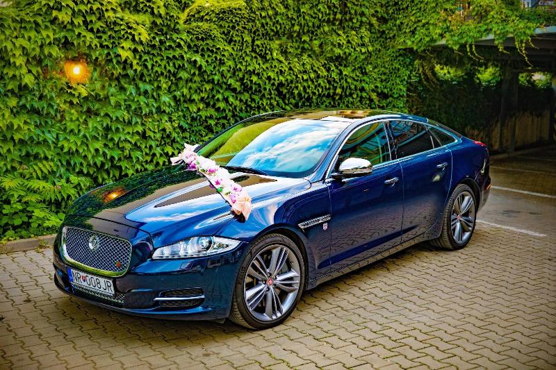 Отель Capital With Private Wellness