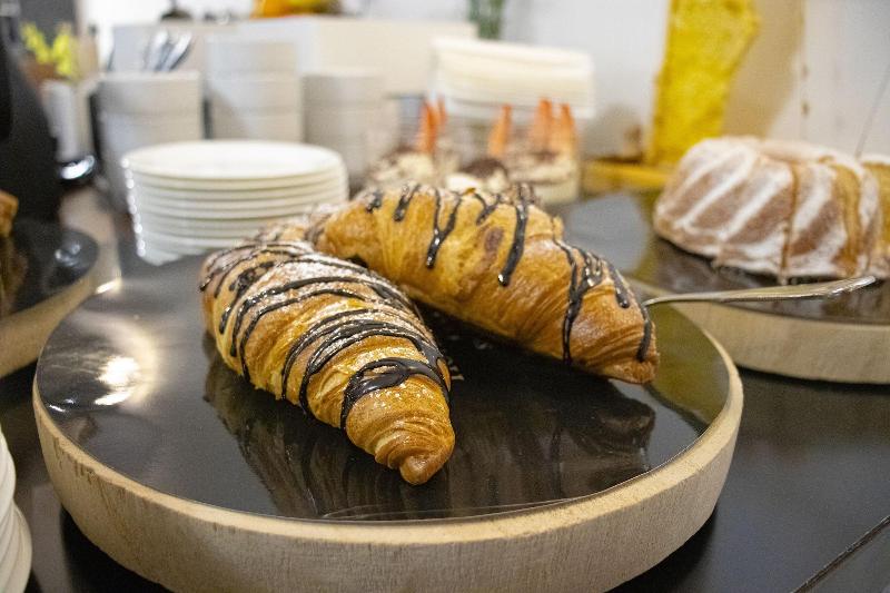 Отель Capital With Private Wellness