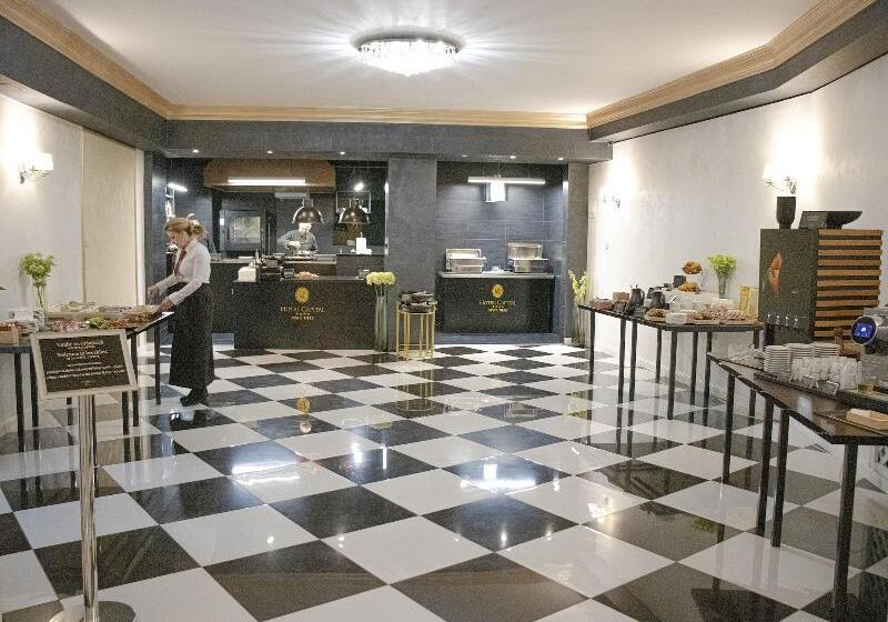 Отель Capital With Private Wellness