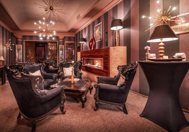 Отель Capital With Private Wellness