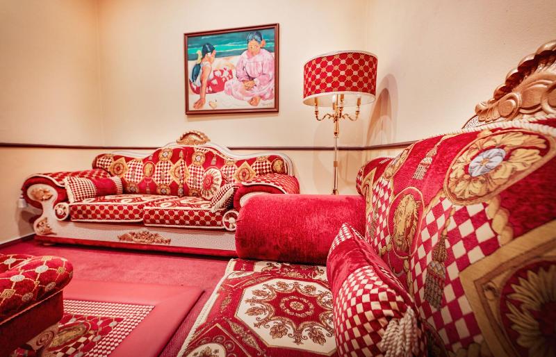 Отель Capital With Private Wellness