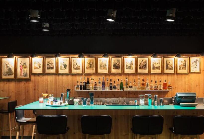 Отель Casa Camper Barcelona