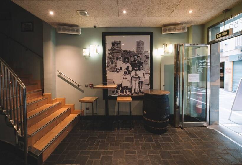 فندق Castillo De Javier