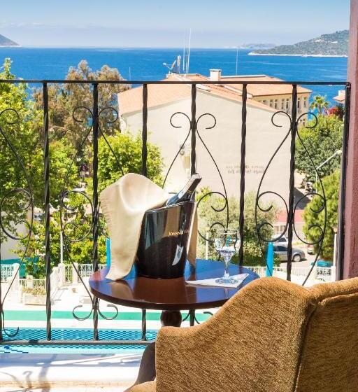 Отель Club Phellos