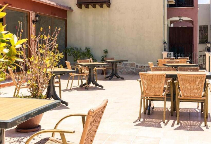 Отель Club Phellos